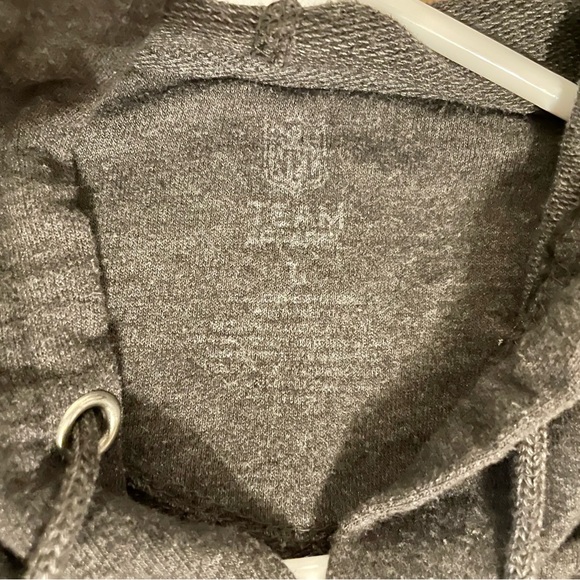 SEATTLE SEAHAWKS OFFICIAL NFL HOODIE IN MENS LARGE W/KANGAROO POCKET - Picture 4 of 4